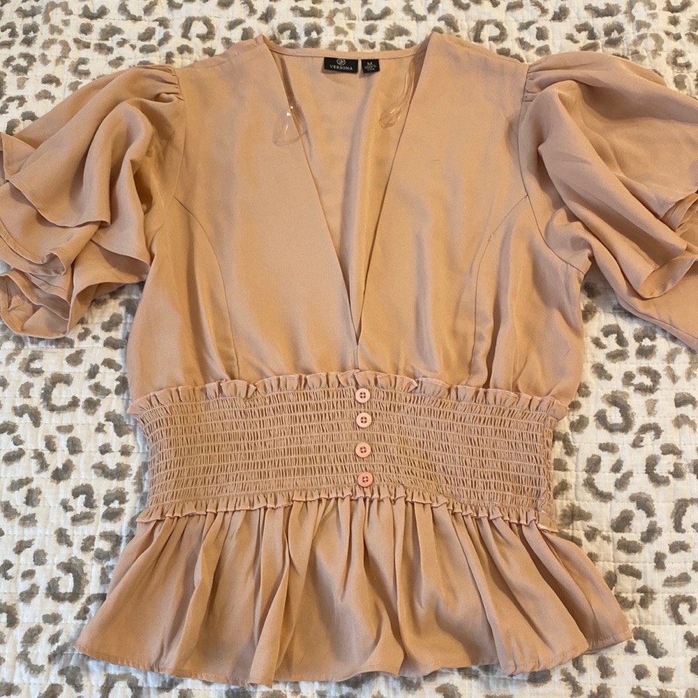 Medium top/ skin tone/ blush color